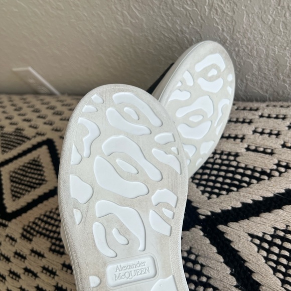 Alexander McQueen Mens Black Sneakers - Picture 6 of 6